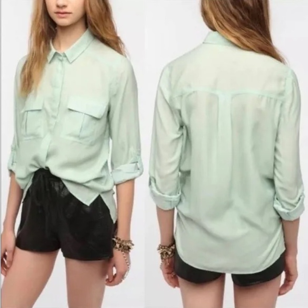 🌟3 for $30🌟 Silence + Noise | UO | Pistachio Green Button-Down Roll Cuff | S